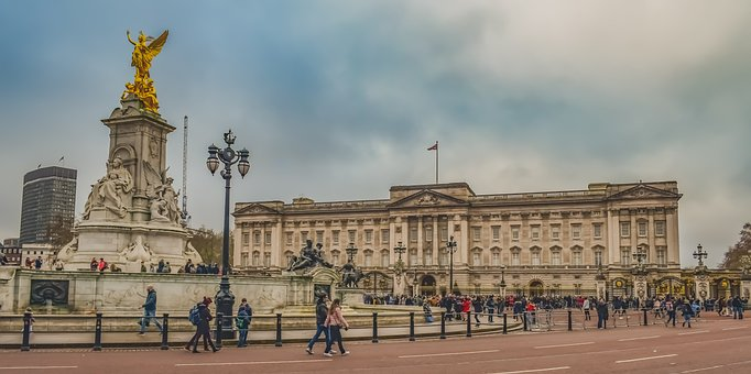 This weekend in London, go see Buckingham Palace.