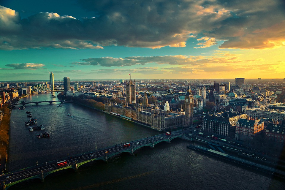 River Thames - London Landmarks for runners. London marathon.